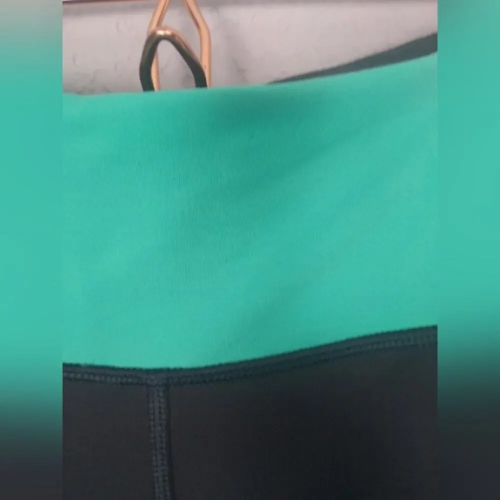 Lululemon Race With Grace Crop Leggings Soot / Bali Breeze Size 4 (Flaws)
